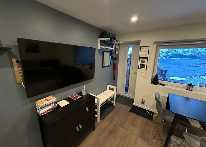 Great Place With A Stunning View Of The Mountains And The Fjord Apartamento Ålesund