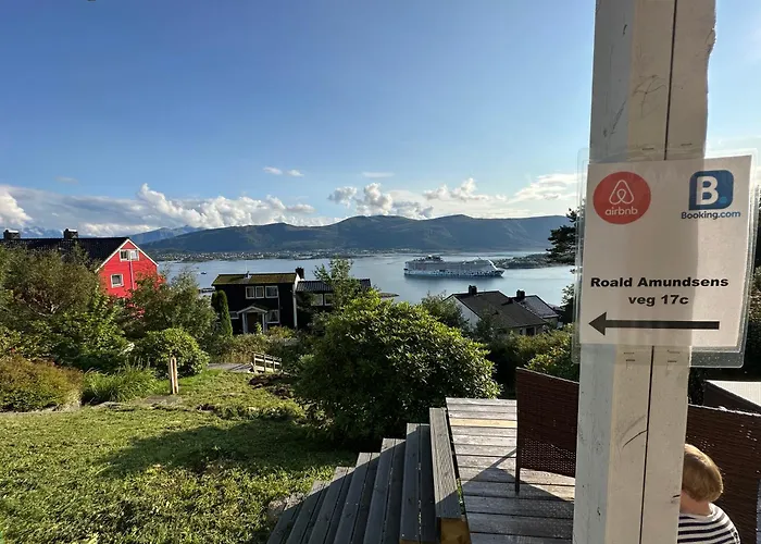 公寓 Great Place With A Stunning View Of The Mountains And The Fjord 奥勒松