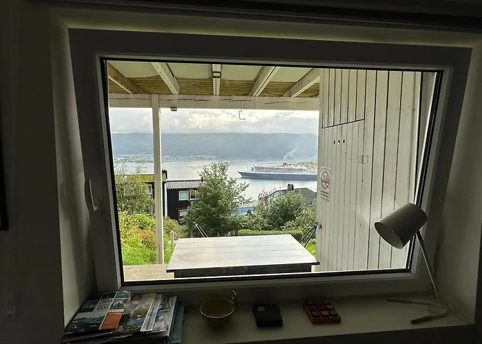 公寓 Great Place With A Stunning View Of The Mountains And The Fjord *